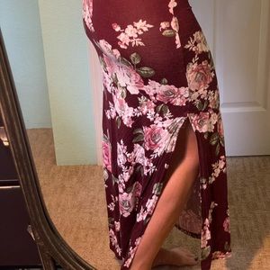 Maxi skirt with slits. Size S